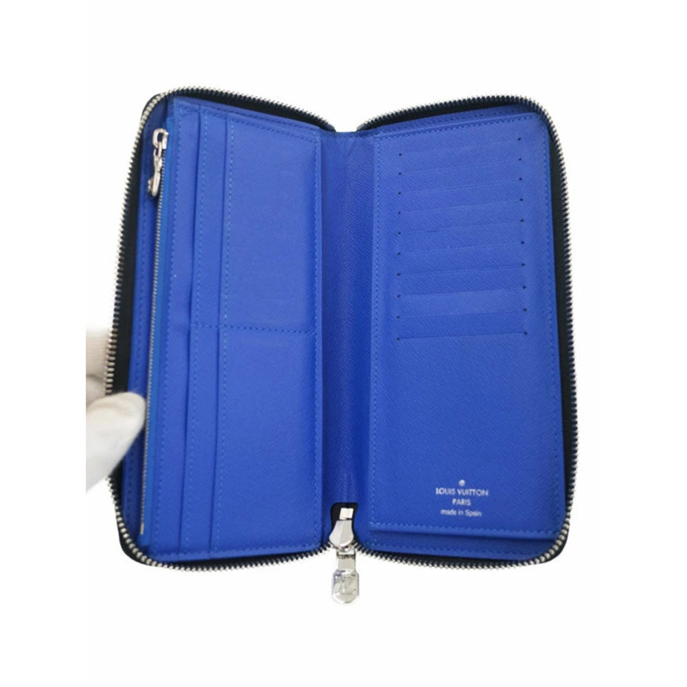 Louis Vuitton Taiga Zippy Wallet Vertical Round Zipper Long - Picture 3 of 5